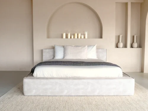 Bedframe Ylva beige mat fluweel 160x200 met hoofdbord en laag, luxe design