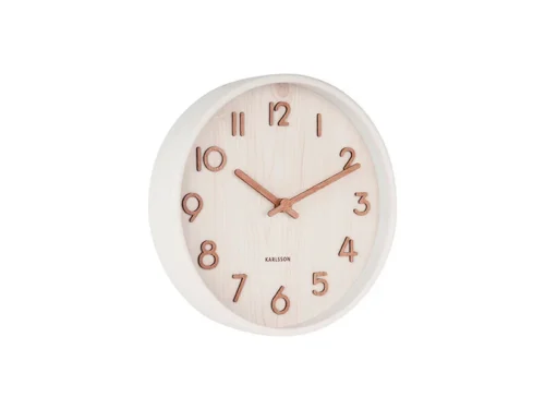 Karlsson Skorrano witte wandklok met walnoothouten details en mid-century uitstraling