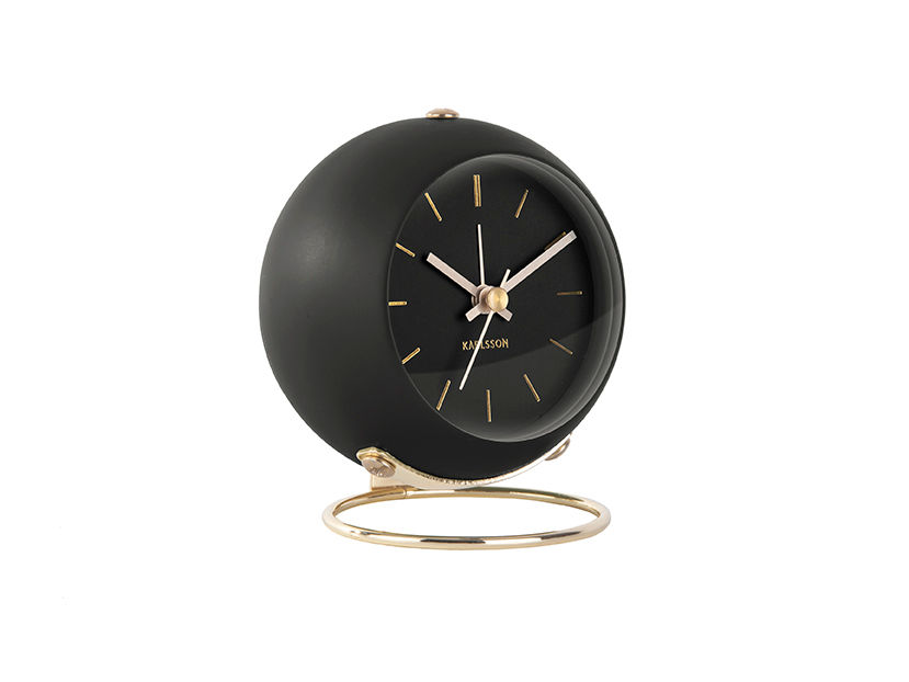 Wekker Roossas Zwart met ronde zwarte wijzerplaat en gouden accenten op een compact metalen standaard