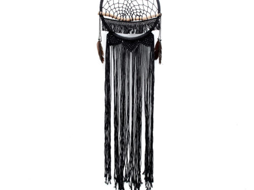 Wanddecoratie Romena zwart macramé met hout en veren, handgemaakt en luchtig