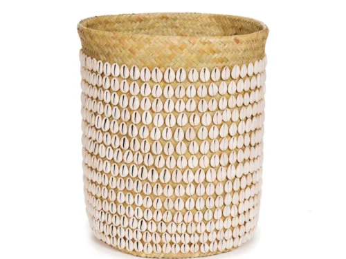 Decoratiefiguur Zaskik Naturel, handgemaakte pandanmand met Balinese schelpen in natuurlijk wit