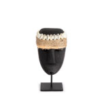 Beeld Faunsik Steen Zwart met zwarte steen, schelpdetails en jute op standaard