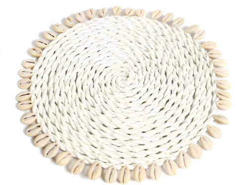 Onderzetter Grinto van wit zeegras met schelprand, rond en natuurlijk voor een stijlvolle tafel