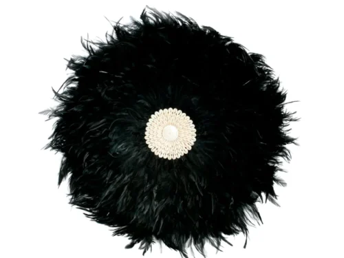 Wanddecoratie Naurmea zwart met veertextuur en schelpendetail, ronde boho wandhanger