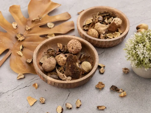 Schaal Surmonte Hout set van 2 van mangohout met natuurlijke afwerking, gevuld met decoratieve potpourri