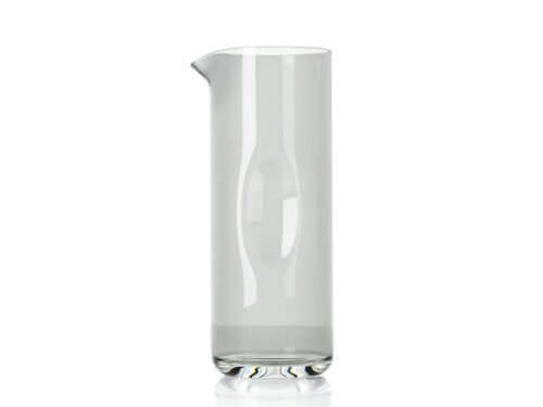 Schenkkan Tusoro glas in rookgrijs gerecycled glas met slanke vorm en zachte tuit