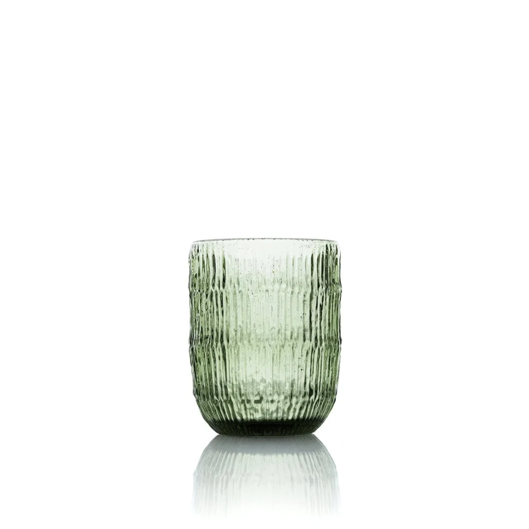 Moss Ripple drinkglas van gerecycled groen glas met subtiele ribbels en slanke vorm