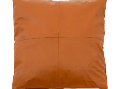 Kussenhoes Sielun Camel 60x60 cm, vierkant leer met luxe kalfsleder en warme uitstraling