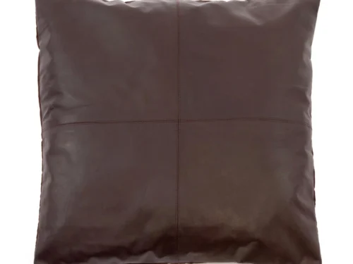 Kussenhoes Stauroro 60x60 cm in chocoladekleurig leer met gestikte vakken en zachte uitstraling