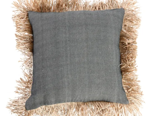Kussenhoes Prossas Naturel 60x60 cm, zwart-natuurlijk katoen met raffia en speelse franjes