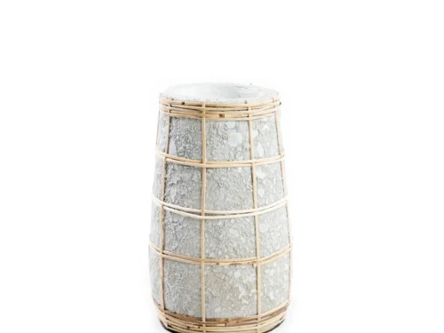 Vaas Raurrea Rotan Naturel H22 cm, terracotta vaas met rotan detail en natuurlijke betonkleur