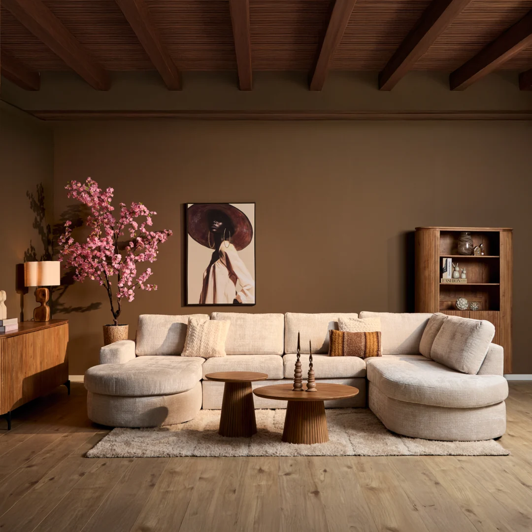 Bank Traalvura U-bank in cremewitte Cremona 02-stof, royale lounge-opstelling met ronde chaise longue
