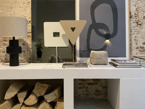 Decoratie Steivang Zand in minimalistisch design, met rustige zandkleur en schelpvormige decoratieve uitstraling