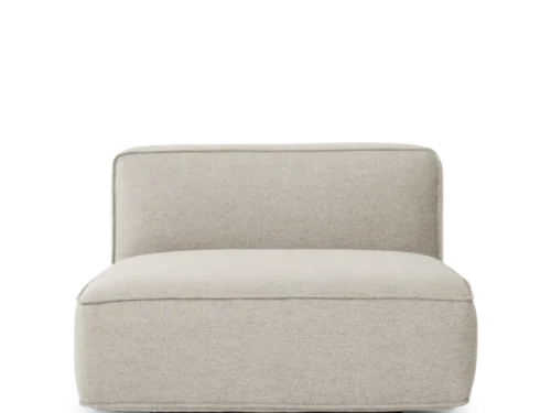 Bank Sanone in lichtbeige, compacte loungestoel met zachte stof en afgeronde vormen
