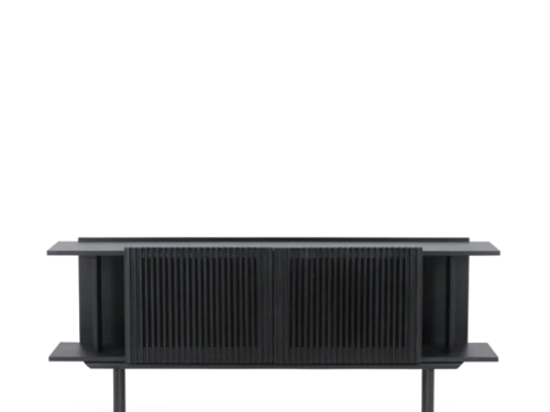 Dressoir Teissek Zwart met louvre-deuren, open vakken en slanke zwarte metalen poten