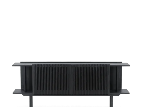 Dressoir Tites met matzwart eiken lamellen en slank metalen frame in minimalistisch design