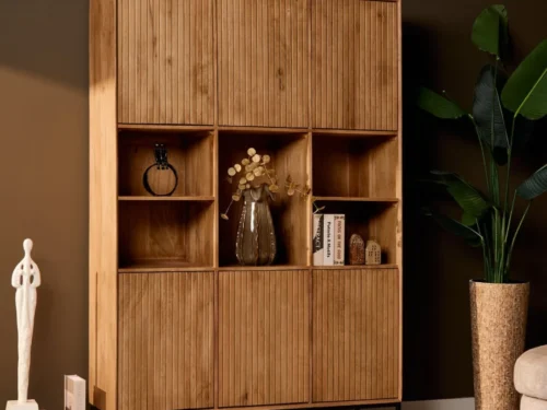 Vakkenkast Teistond Naturel 135 cm van mangohout met 6 vakken, deuren en zwart metalen onderstel
