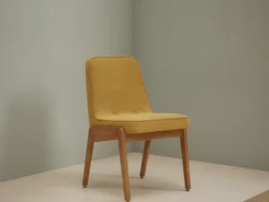 Eetkamerstoel  Brero Mosterdgeel boucl√© houten frame