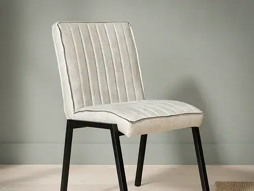 Eetkamerstoel Caoviax beige  zwart metalen frame