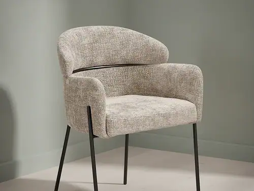 Eetkamerstoel  Viona beige stof met armleuning gevlochten rug