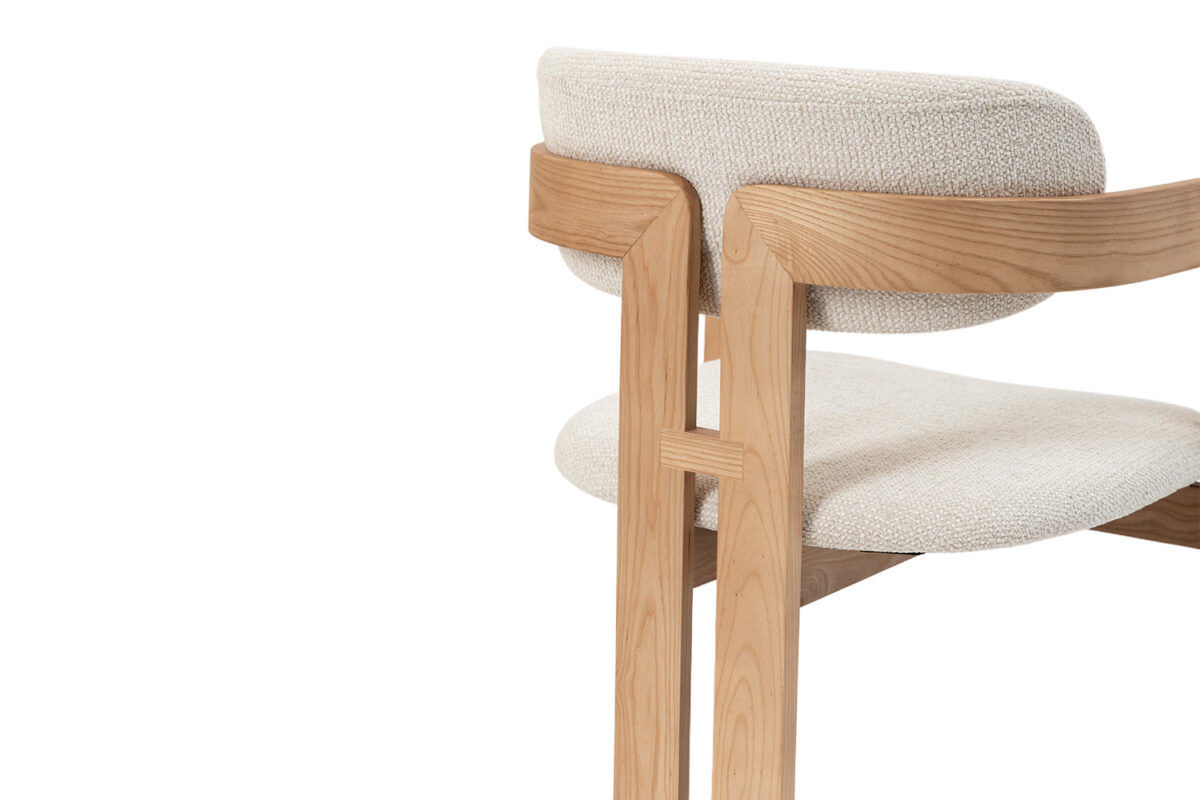 Eetkamerstoel Siena Met armleuning naturel beige stof Japandi – foto 16