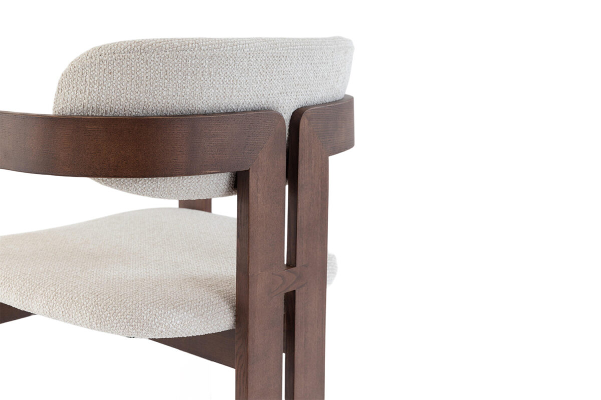 Eetkamerstoel Siena Met armleuning walnoot beige stof Japandi – foto 13